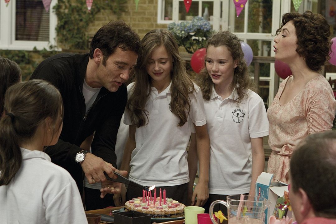 Foto Clive Owen, Juan Carlos Fresnadillo, Ella Purnell, Carice van Houten