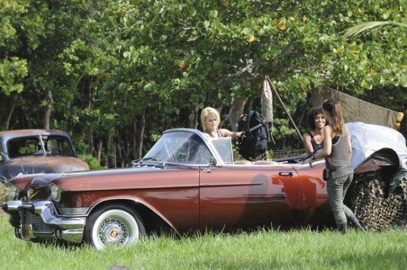 Foto Minka Kelly, Rachael Taylor