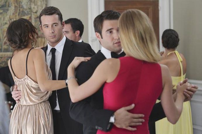 Foto Emily VanCamp, Barry Sloane, Ashley Madekwe, Joshua Bowman