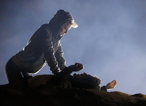 Foto Barry Sloane, Emily VanCamp