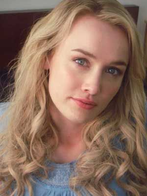 Póster Dominique McElligott