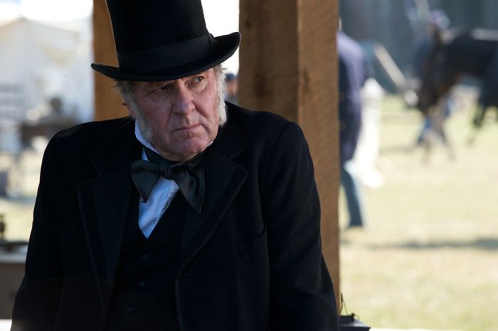 El Conspirador : Foto Tom Wilkinson