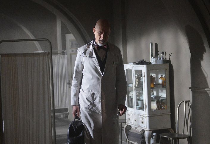 American Horror Story : Foto James Cromwell
