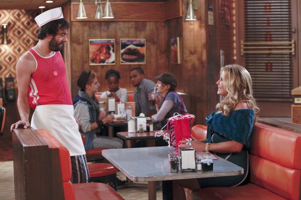 2 Broke Girls : Foto Jennifer Coolidge