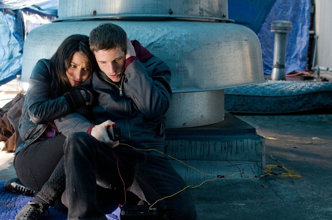 Foto Jamie Bell, Genesis Rodriguez