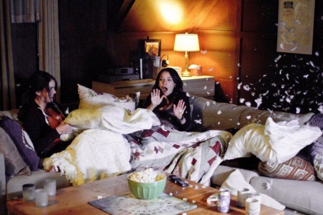 Foto Jessica Parker Kennedy, Shelley Hennig