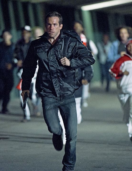 Protegiendo al enemigo : Foto Ryan Reynolds