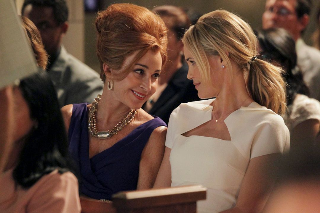Foto Annie Potts, Leslie Bibb