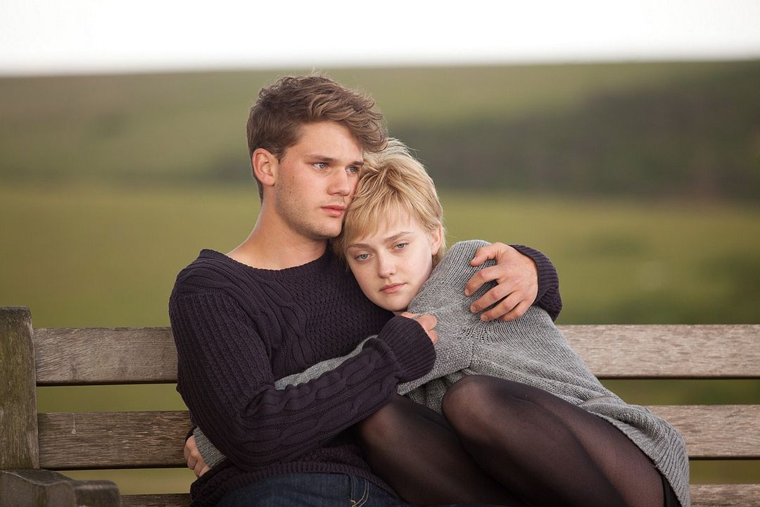 Foto Jeremy Irvine, Dakota Fanning