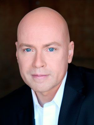 Póster Steven S. DeKnight