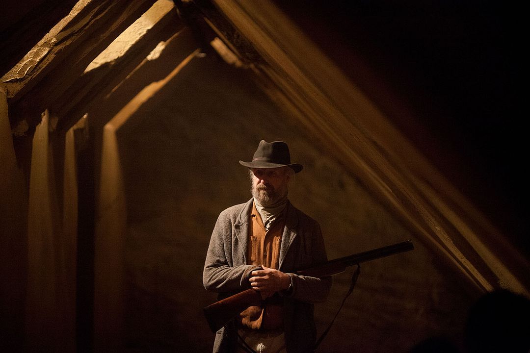 La huésped : Foto William Hurt