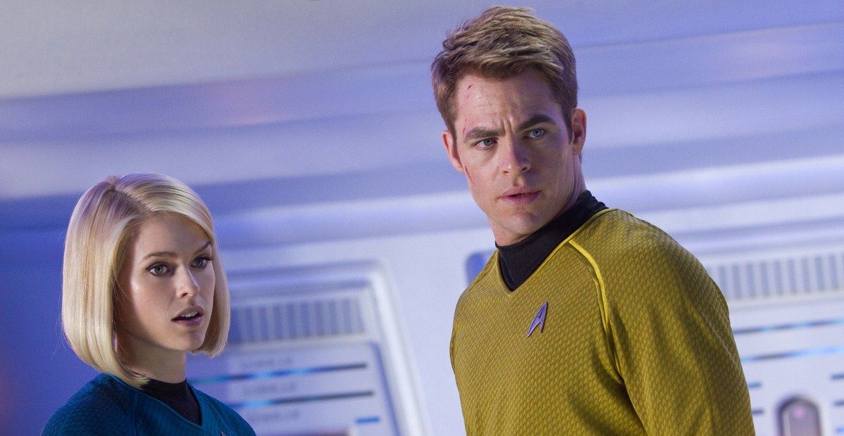 Star Trek: En la oscuridad : Foto Alice Eve, Chris Pine