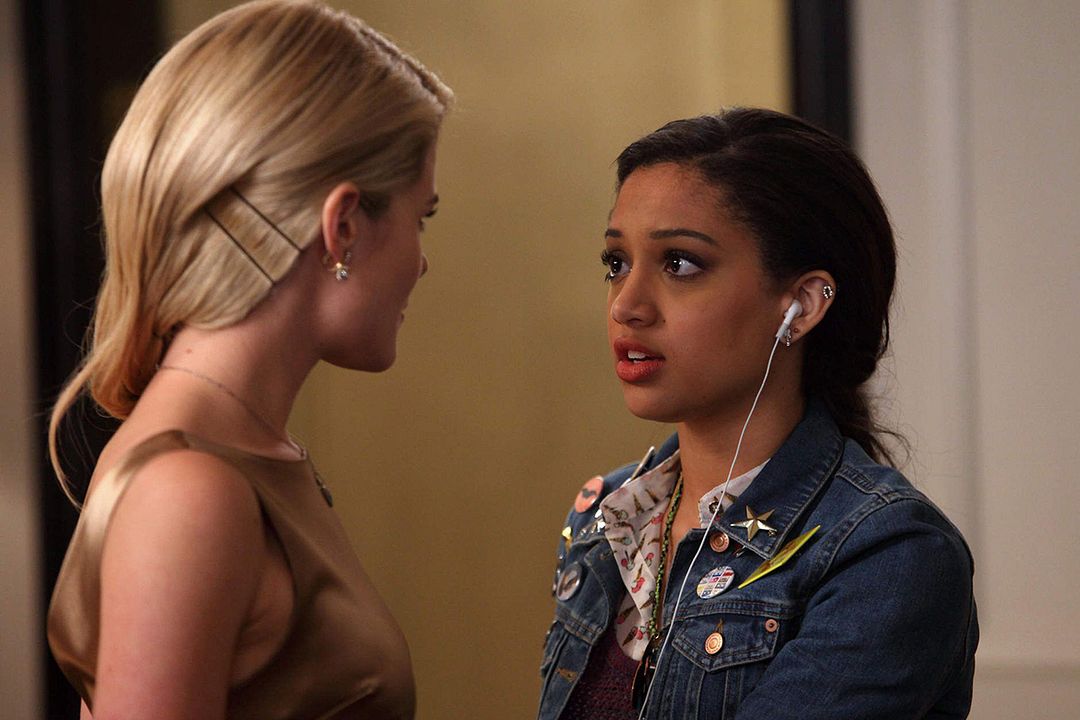 Foto Rachael Taylor, Samantha Logan
