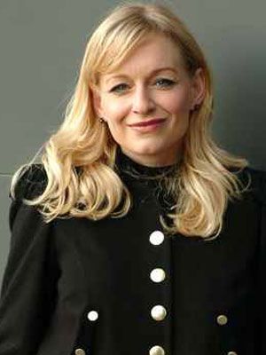 Póster Christine Tremarco