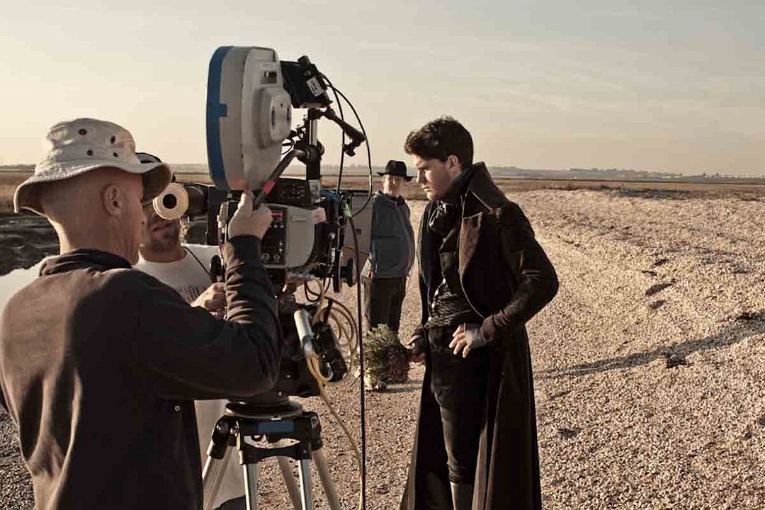 Grandes esperanzas : Foto Jeremy Irvine