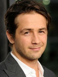 Póster Michael Angarano