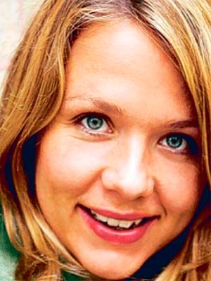Póster Kerry Godliman