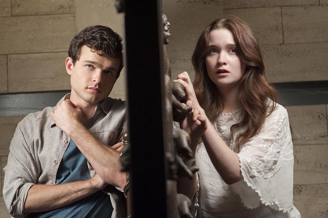 Foto Alden Ehrenreich, Alice Englert