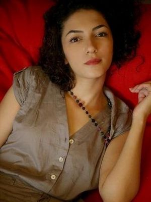 Póster Şebnem Hassanisoughi