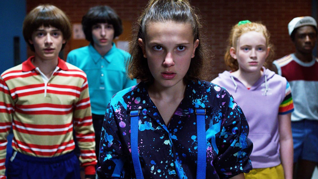 Stranger Things': Nuevas fotos de set muestran a Eleven herida - Noticias  de series - SensaCine.com.mx