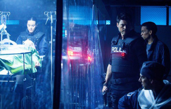 Foto Michael Ealy, Karl Urban