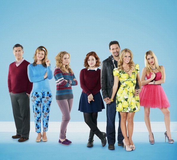 Foto Chris Parnell, Jane Levy, Cheryl Hines