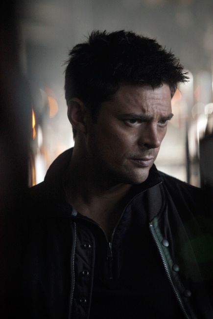 Cobertura de revista Karl Urban