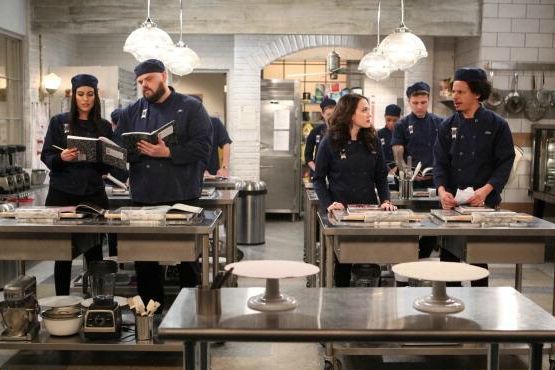 2 Broke Girls : Foto Kat Dennings, Eric André
