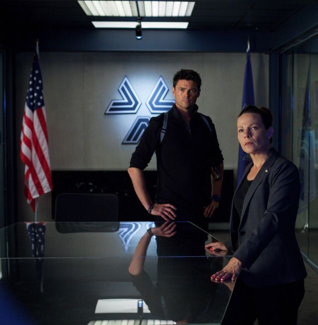 Foto Lili Taylor, Karl Urban