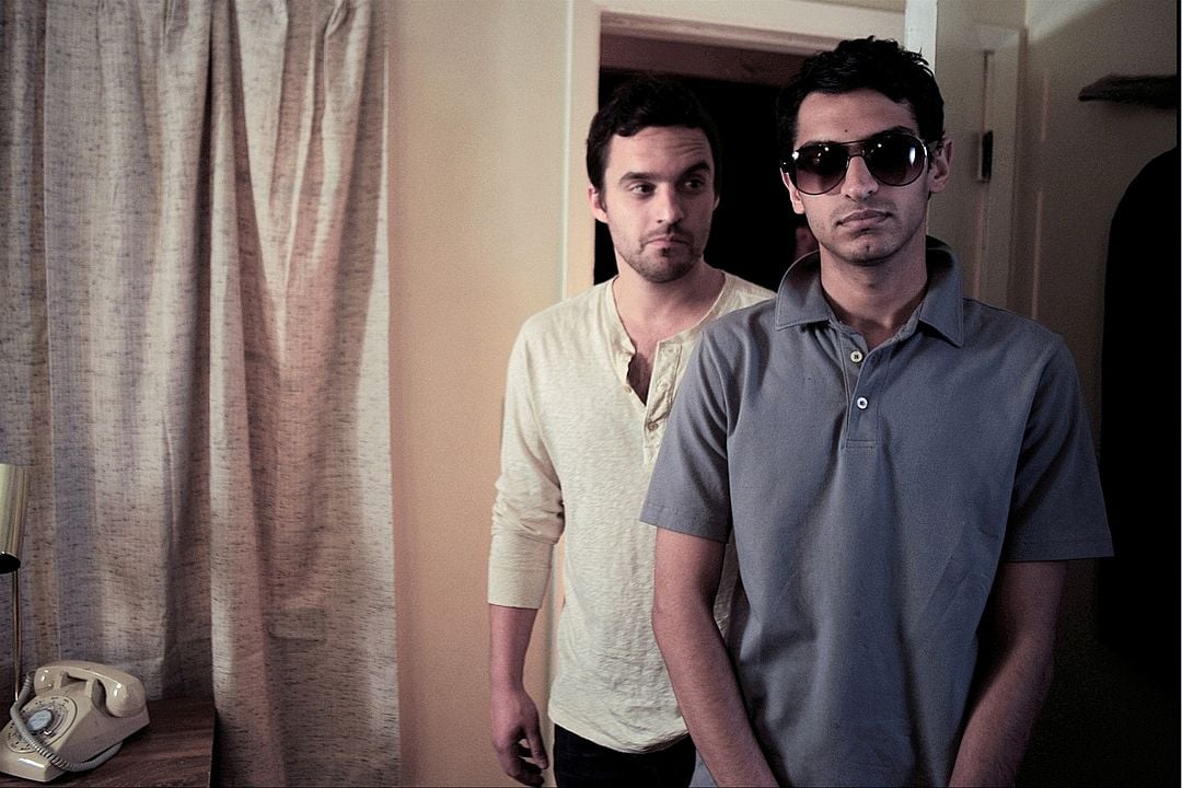 Seguridad no garantizada : Foto Jake Johnson, Karan Soni