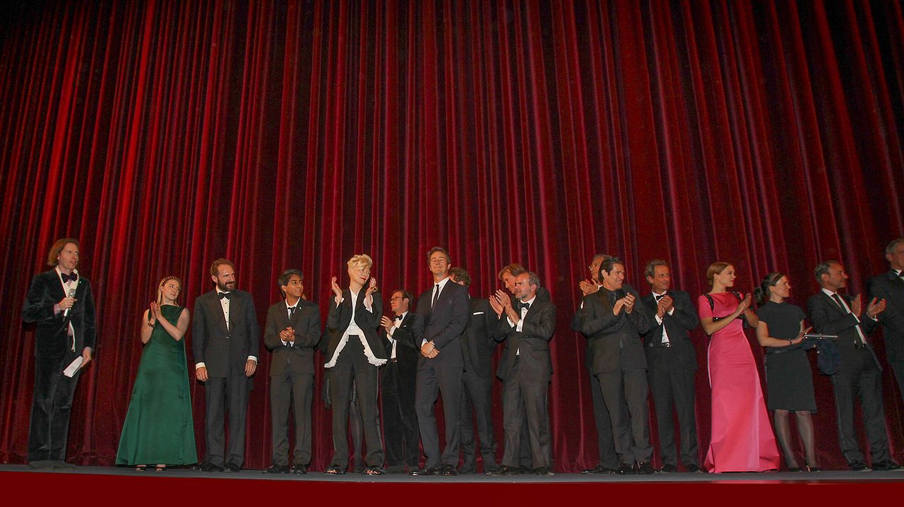 El gran Hotel Budapest : Cobertura de revista Bill Murray, Léa Seydoux, Ralph Fiennes, Saoirse Ronan, Edward Norton, Tony Revolori, Wes Anderson, Jeff Goldblum, Willem Dafoe, Tilda Swinton