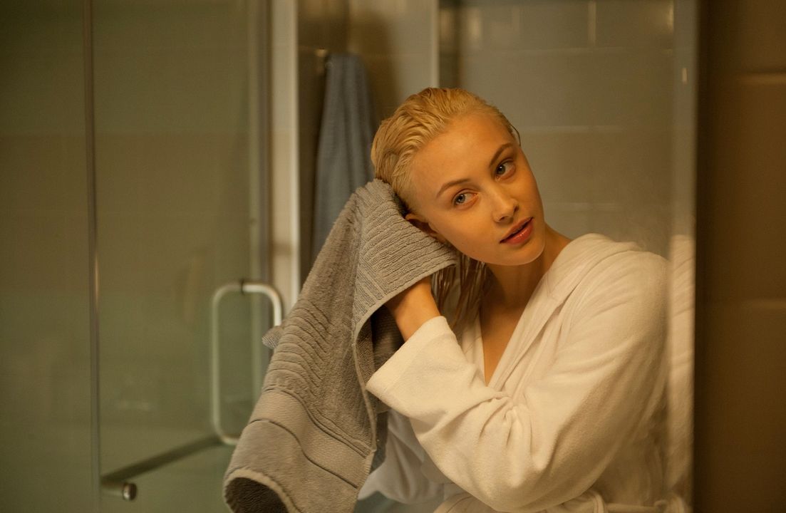 Enemigos idénticos : Foto Sarah Gadon