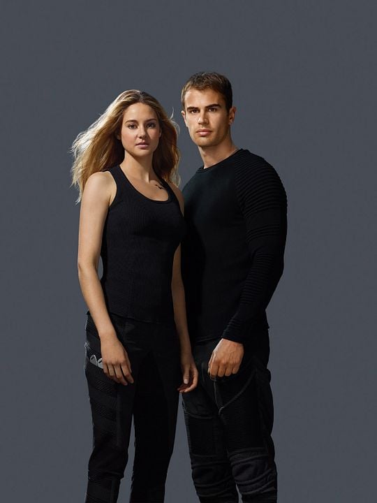 Divergente : Cobertura de revista Theo James