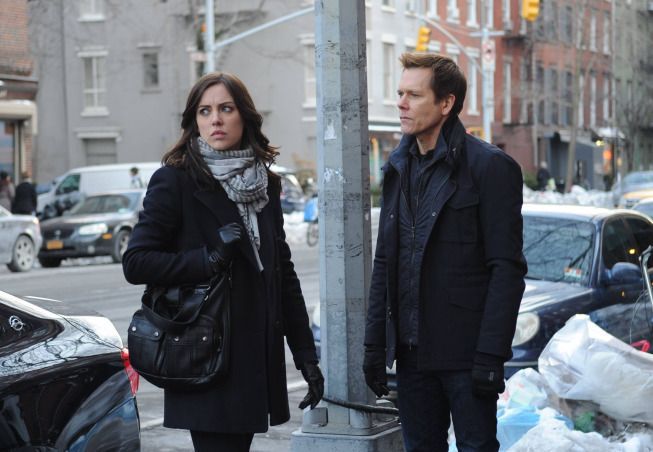 Foto Jessica Stroup, Kevin Bacon