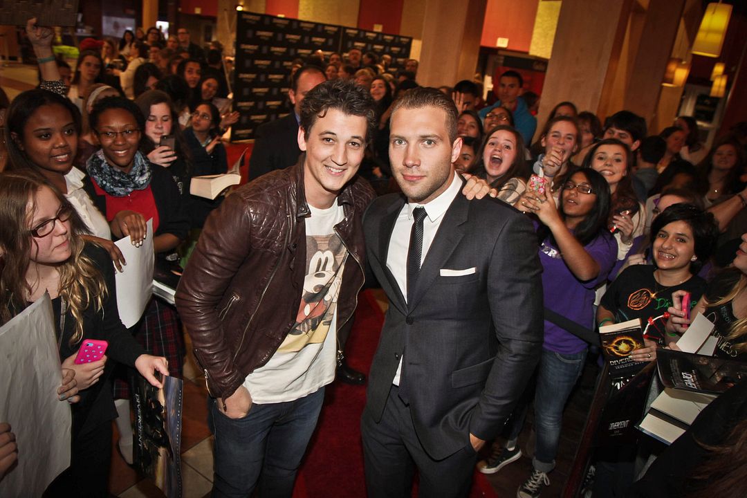 Divergente : Cobertura de revista Miles Teller, Jai Courtney