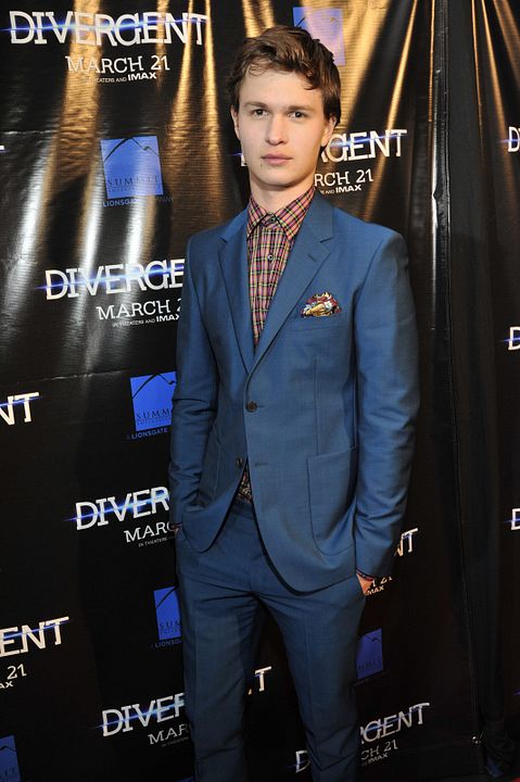 Divergente : Cobertura de revista Ansel Elgort