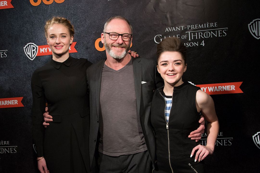 Cobertura de revista Sophie Turner, Liam Cunningham, Maisie Williams