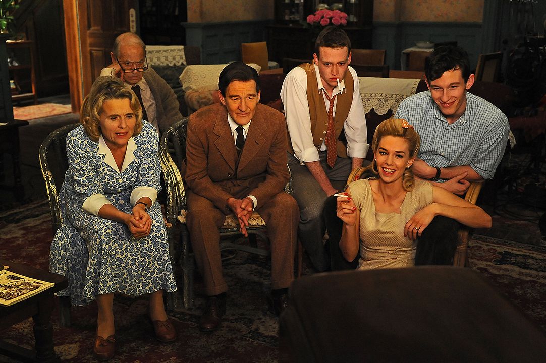 Foto Vanessa Kirby, Caleb Landry Jones, Callum Turner