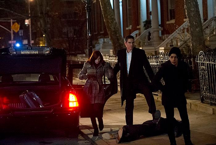 Foto Jim Caviezel, Carrie Preston, Sarah Shahi