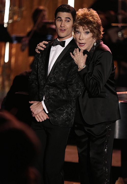 Glee : Foto Darren Criss, Shirley MacLaine