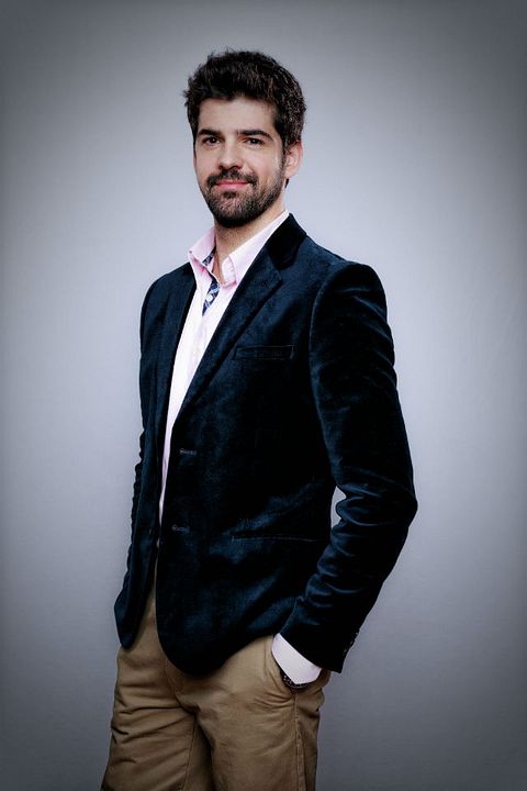 Cobertura de revista Miguel Ángel Muñoz