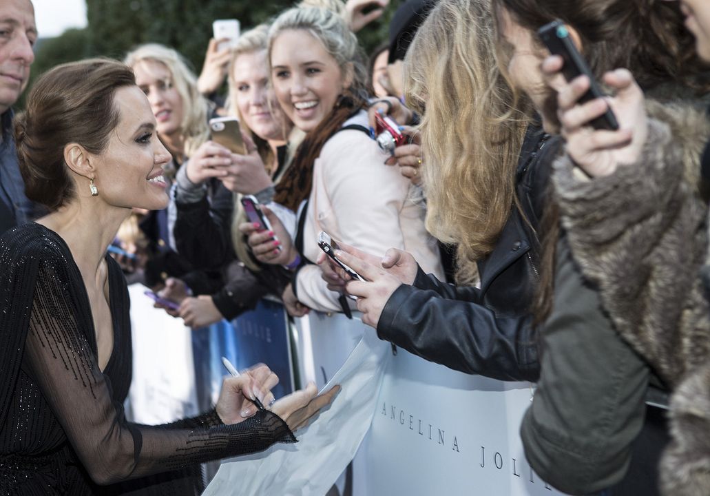 Maléfica : Cobertura de revista Angelina Jolie