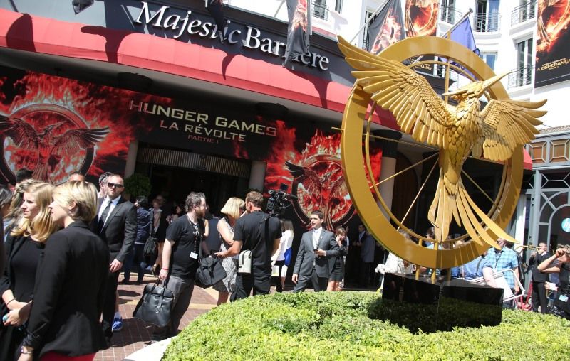 Los juegos del hambre: Sinsajo - Parte 1 : Cobertura de revista