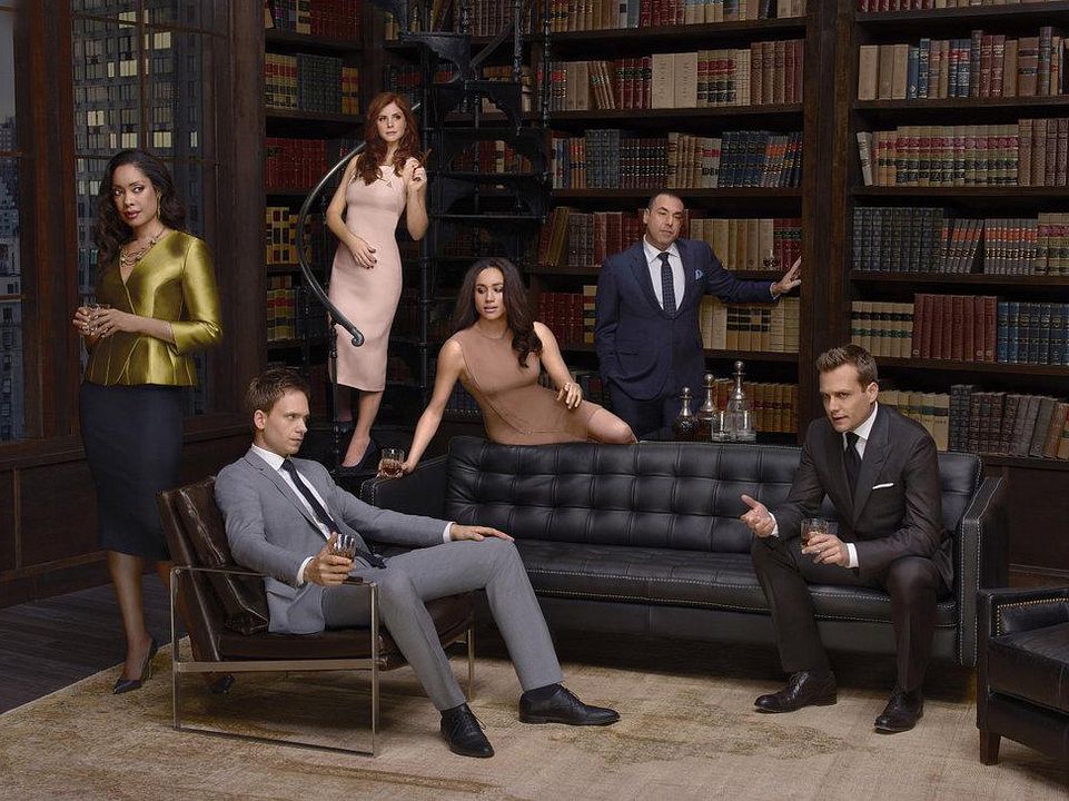 Foto Rick Hoffman, Sarah Rafferty, Patrick J. Adams, Meghan Markle, Gabriel Macht, Gina Torres