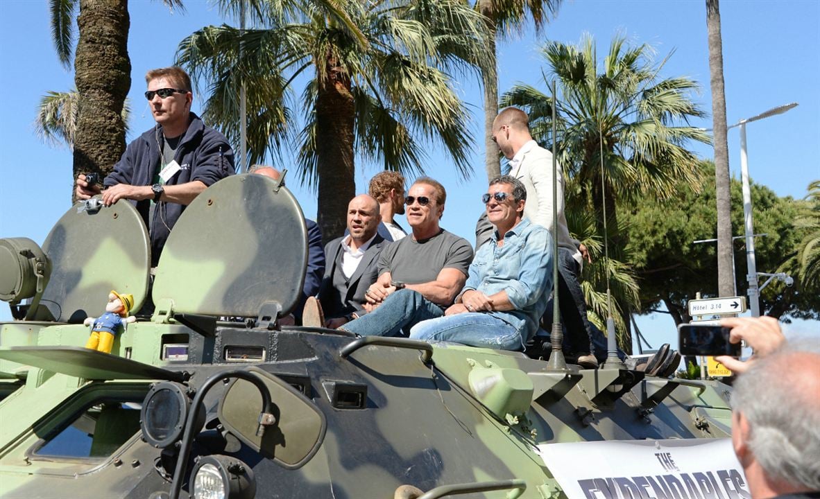 Los mercenarios 3 : Cobertura de revista Arnold Schwarzenegger, Randy Couture, Antonio Banderas