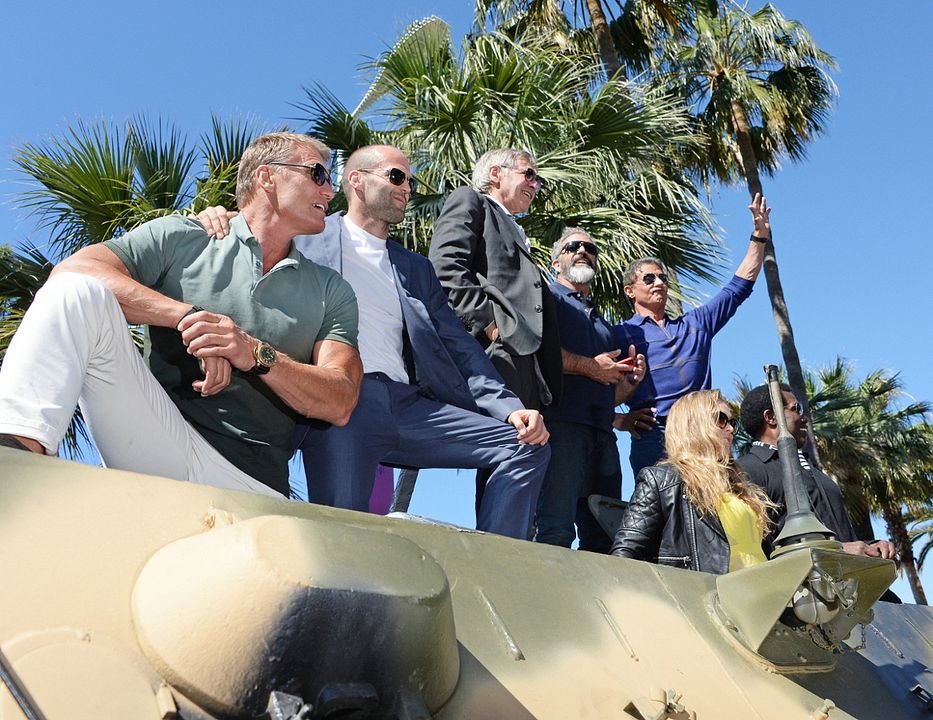 Los mercenarios 3 : Cobertura de revista Wesley Snipes, Dolph Lundgren, Mel Gibson, Jason Statham, Harrison Ford, Sylvester Stallone, Ronda Rousey