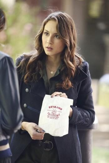 Pretty Little Liars : Foto Troian Bellisario
