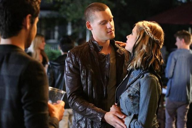 Pretty Little Liars : Foto Ashley Benson, Luke Kleintank