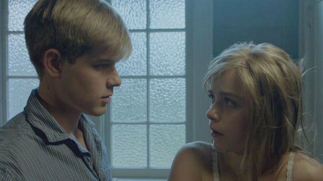 Flowers in the Attic : Foto