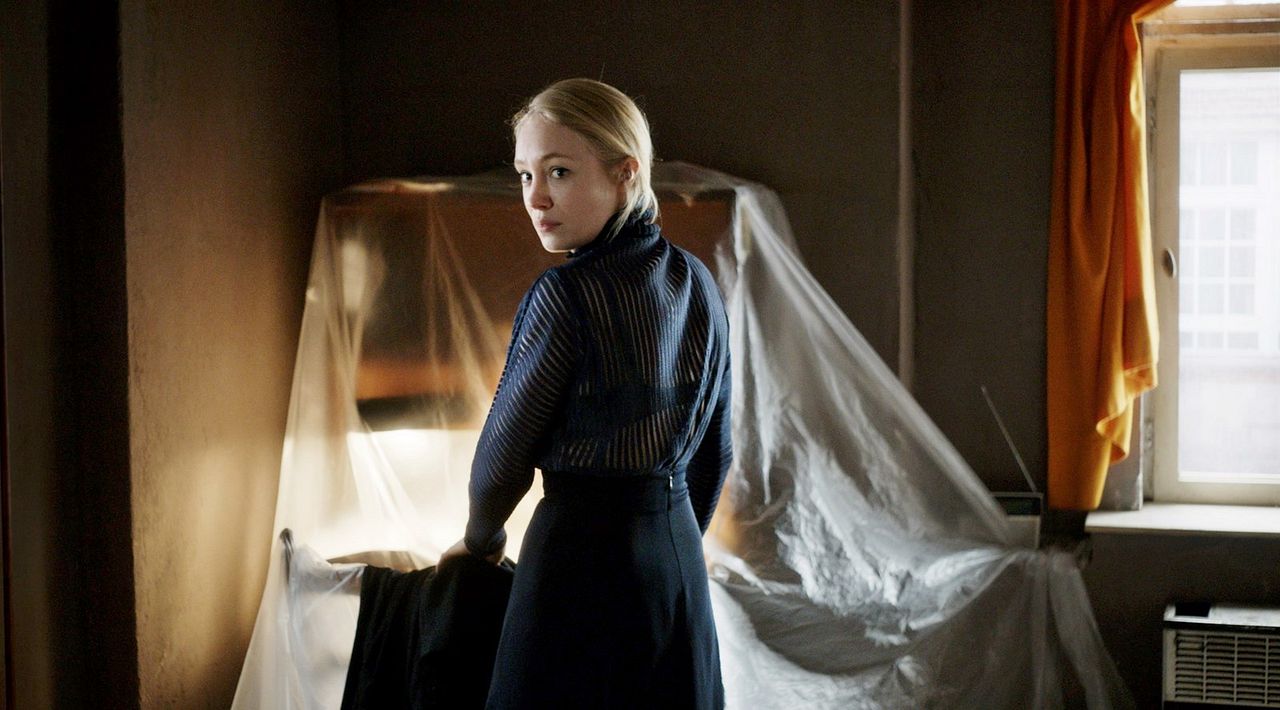 Whispers Behind the Wall : Foto